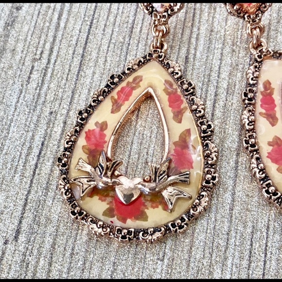 Betsey Johnson Vintage Rose Love Birds Earrings - Picture 4 of 8